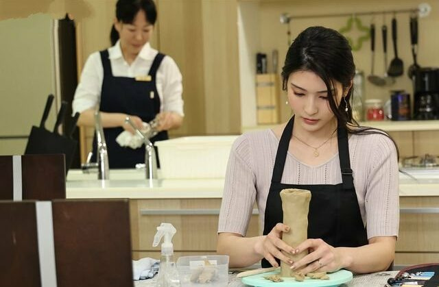 Istri saya berselingkuh dengan rekannya karena suaminya kurang puas